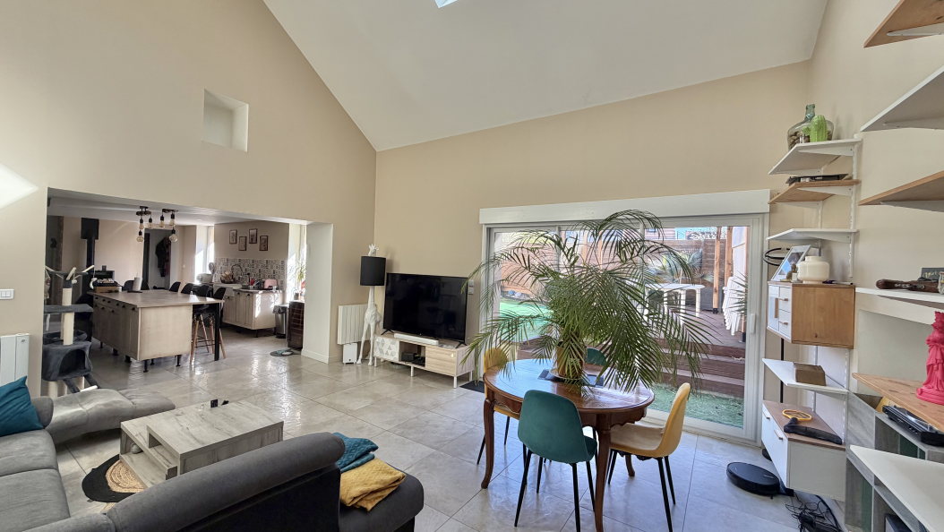 Belle maison rénovée à Fourchambault (secteur calme, proche commodités)