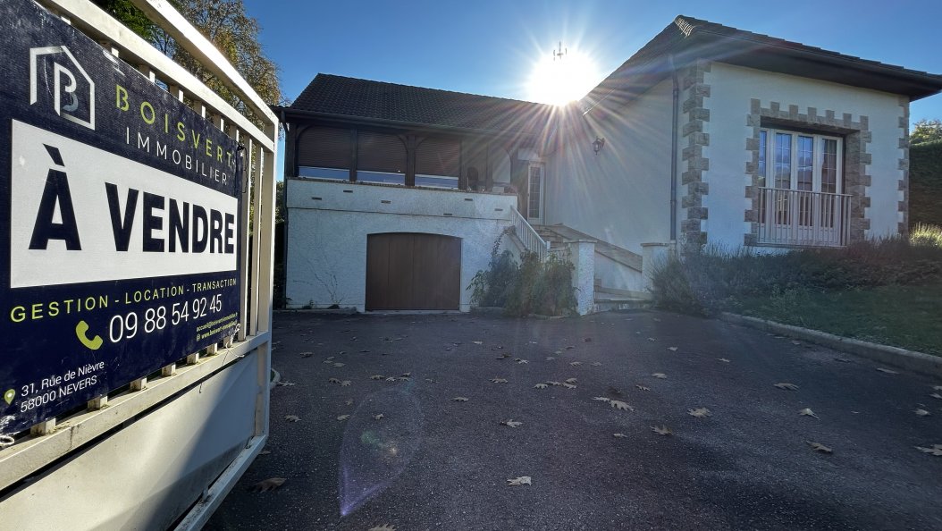 Grande maison dans un quartier prisé