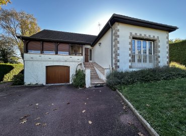 Grande maison dans un quartier prisé